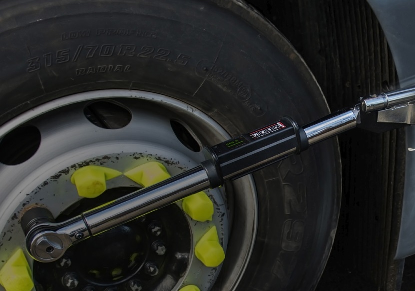 Digital breakable torque wrench by BMS