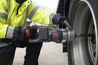 Nejvýkonnější 1" AKU rázový utahovák